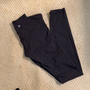 Size 4 Lululemon wunder unders!